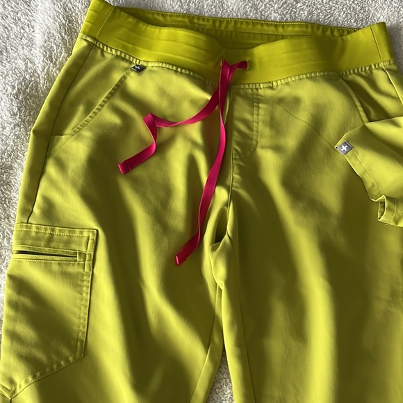 Figs scrubs - Picture 4 of 8